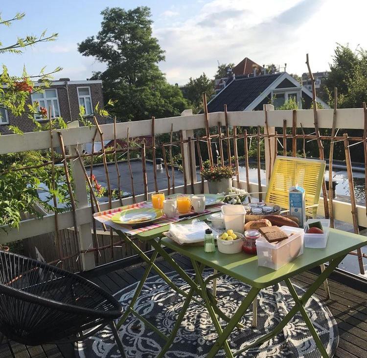 Hus Bed & Breakfast ลีวาร์เดิน ภายนอก รูปภาพ